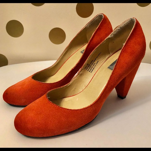 Urban Outfitters – Orange Suede Heels - Picture 2 of 8